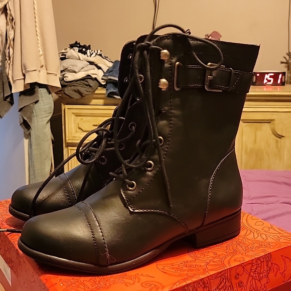 American Rag Boots - Picture 1 of 5